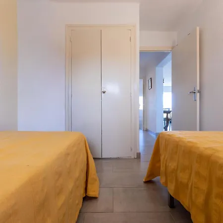 Daire Pompeyo Ii By Interhome *
